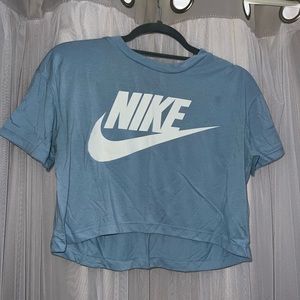 Small Nike cropped tshirt
